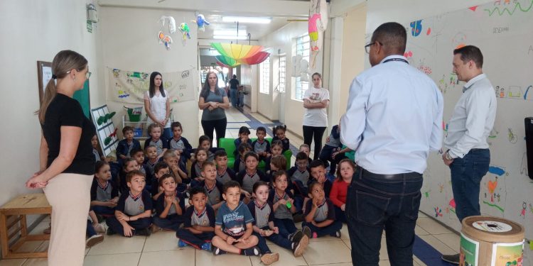 Responsabilidade social e ambiental: Escolas Municipais farão parte do Projeto Tampinha Solidária