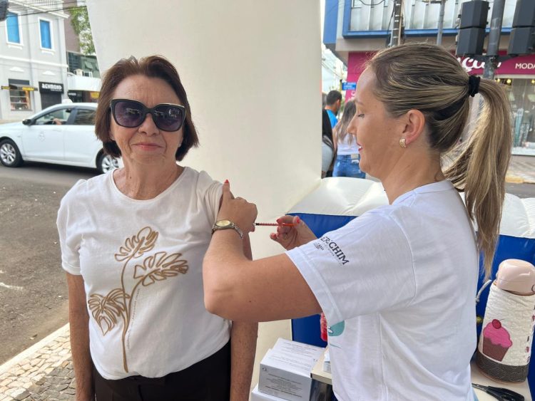 Dia D de Vacinação Contra a Gripe aconteceu na Esquina Democrática e em seis UBS