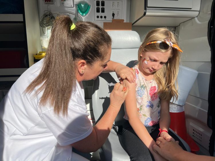 Dia D de Vacinação Contra a Gripe aconteceu na Esquina Democrática e em seis UBS