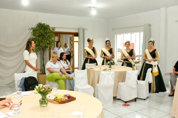 Primeiras-damas da AMAU realizam encontro em Severiano de Almeida