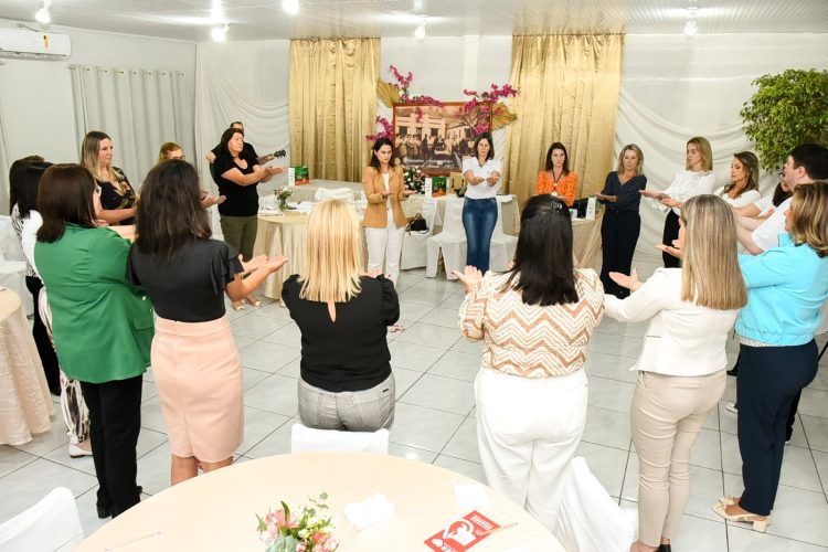 Primeiras-damas da AMAU realizam encontro em Severiano de Almeida