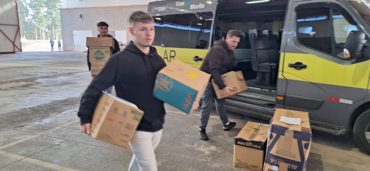 Chegamos aos 50 caminhões de donativos para atingidos pelas enchentes