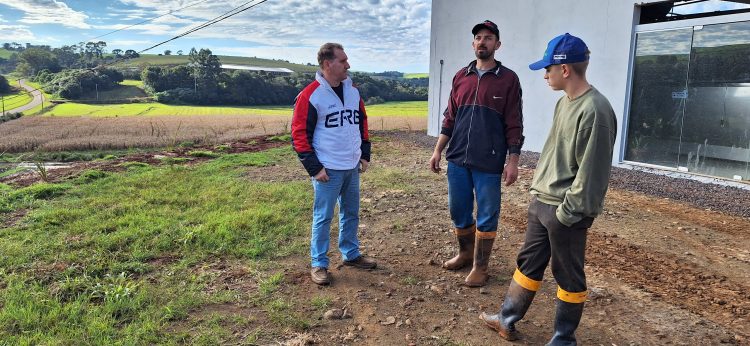 Produção leiteira com tecnologia de confinamento cresce no Distrito de Capoerê