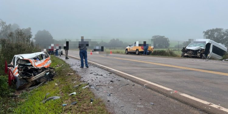 Gravíssimo acidente deixa um morto e quatro feridos na ERS-135, em Sertão
