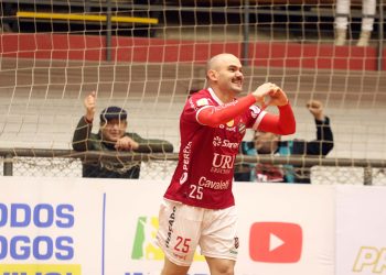 Atlântico e Joinville empatam em jogo de seis gols em Erechim