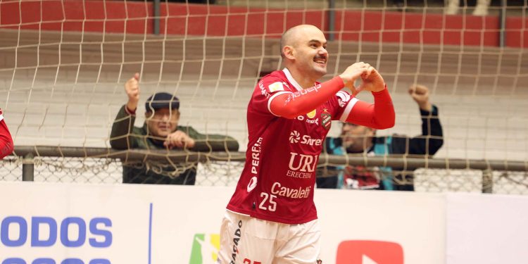 Atlântico e Joinville empatam em jogo de seis gols em Erechim