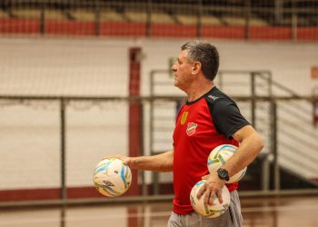 Atlântico enfrenta o Praia Clube pela LNF neste domingo