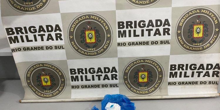 BM apreende adolescente por tráfico de drogas em Erechim