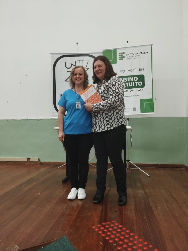 Estudantes de Escolas Municipais recebem medalha em cerimônia da OBMEP