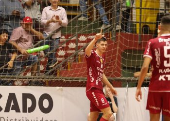 Atlântico vence mais e gruda no pelotão da frente da LNF