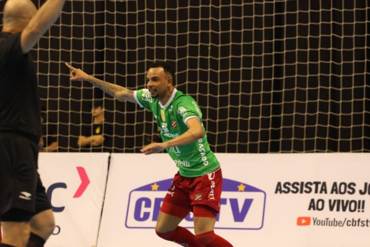 Jogaço de sete gols abre sequência das quartas de final da Copa do Brasil entre Atlântico e Jaraguá