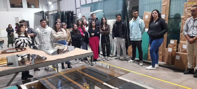 Acadêmicos de Arquitetura e Urbanismo da URI realizam visita técnica