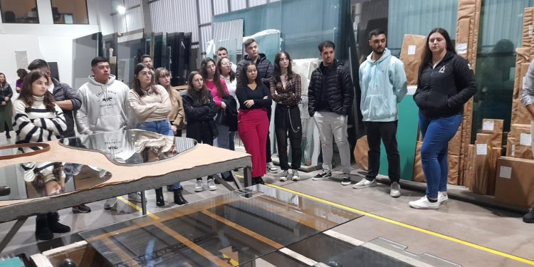 Acadêmicos de Arquitetura e Urbanismo da URI realizam visita técnica