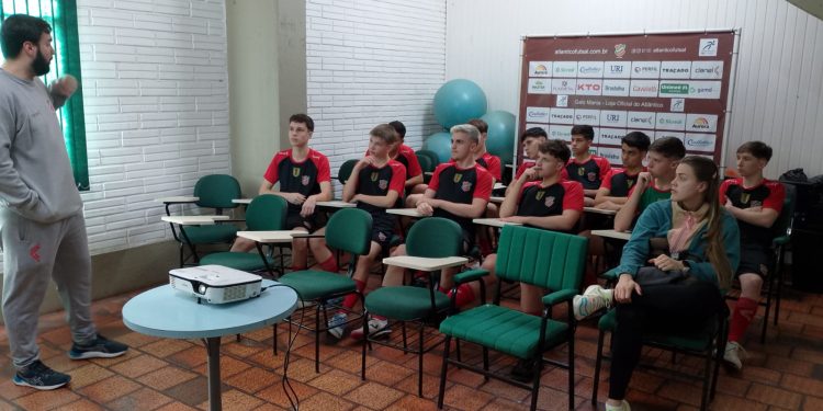 Equipe de Ascurra faz intercâmbio de futsal com o Atlântico