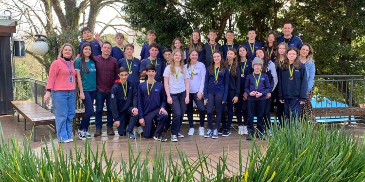 Alunos da Escola da URI conquistam premiação em concurso internacional de matemática