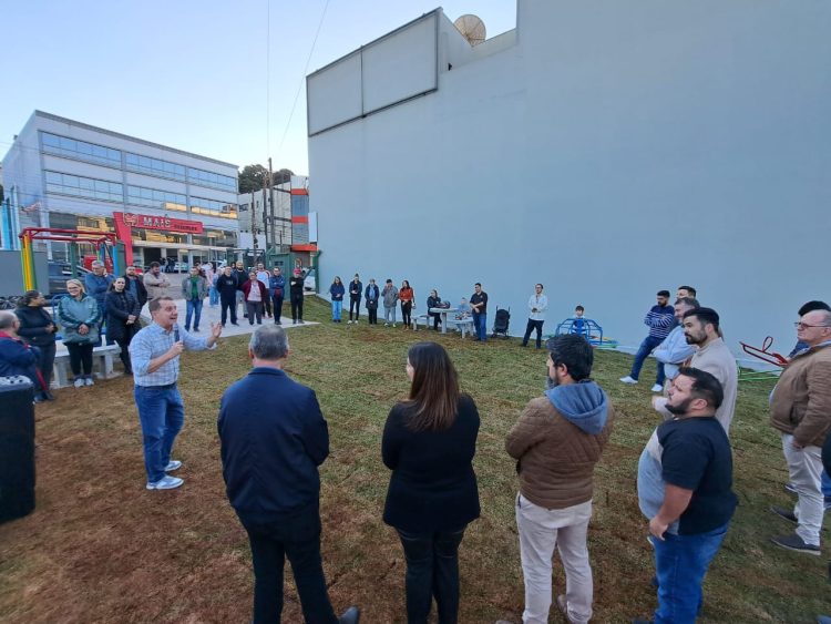Primeira praça do bairro São Cristóvão está à disposição da população