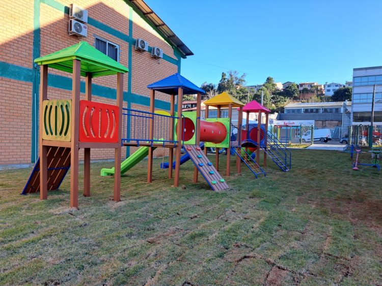 Primeira praça do bairro São Cristóvão está à disposição da população