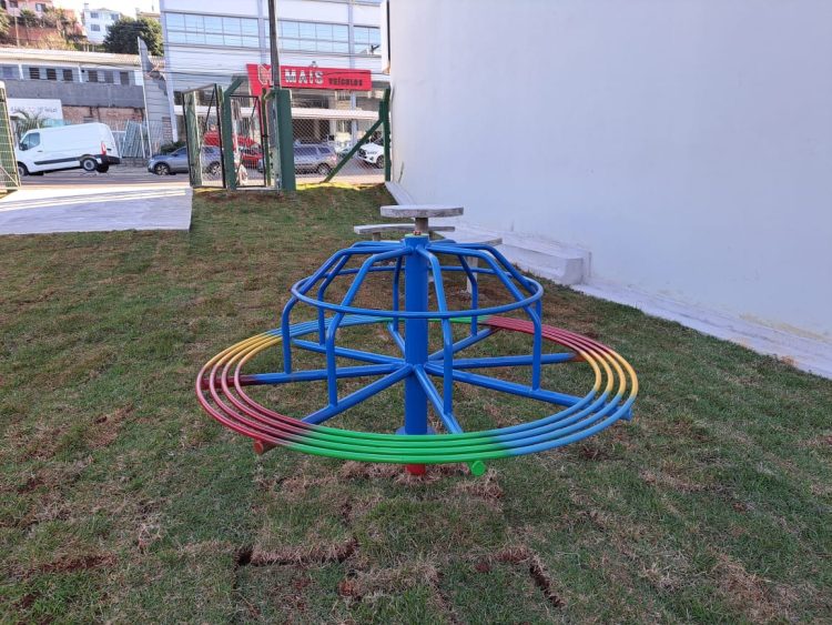 Primeira praça do bairro São Cristóvão está à disposição da população