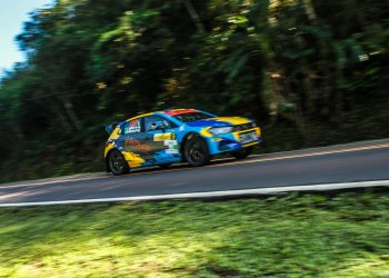 Irmãos Sartori tenta manter liderança do Gaúcho e pontuar no Brasileiro de Rally