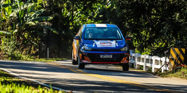 Equipe gaúcha tenta se aproximar dos líderes no Brasileiro de Rally