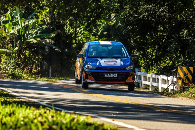Equipe gaúcha tenta se aproximar dos líderes no Brasileiro de Rally
