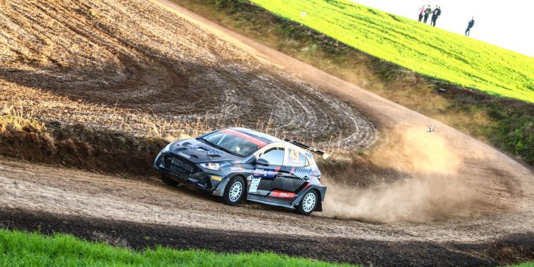 Erechinenses celebram vitória e liderança no Brasileiro de Rally