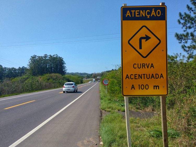 EGR reforça sinalização e segurança em curva acentuada da ERS-474
