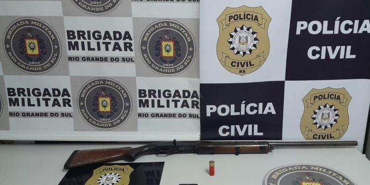 Em Ação Conjunta Brigada Militar e Polícia Civil prendem  mulher e apreendem menor de idade por Posse Irregular de Arma de Fogo de Uso Permitido em Itatiba do Sul