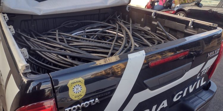 POLÍCIA CIVIL E BRIGADA MILITAR APREENDEM FUZIL E PRENDEM EM FLAGRANTE INDIVÍDUO POR POSSE ILEGAL DE ARMA DE FOGO DE USO RESTRITO EM ERECHIM