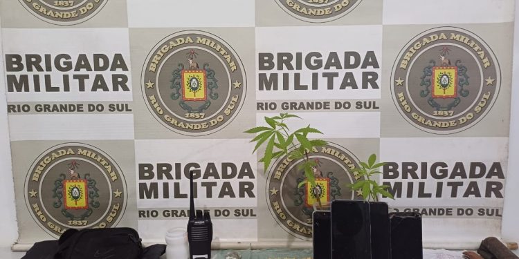 A Brigada Militar através do 3ºBatalhão de Polícia de Choque efetuou a prisão de um indivíduo por tráfico de entorpecentes em Erechim.
