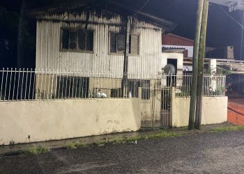 Incêndio destrói residência em Erechim e deixa um morto