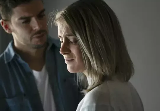 “Gaslighting”: psicóloga aponta cinco formas em que ocorre a manipulação emocional