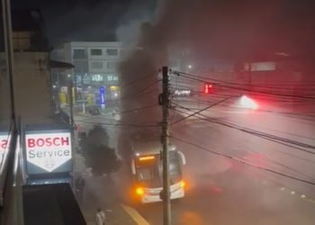 Ônibus pega fogo em Erechim durante viagem entre Chapecó e Passo Fundo
