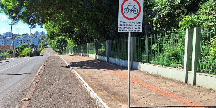 Atenção para os horários de proibição de estacionamento ao redor do Longines