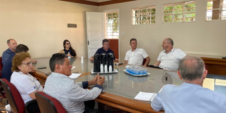AMAU, CREDENOR e CIRAU se reúnem na URI para impulsionar o desenvolvimento regional do Alto Uruguai