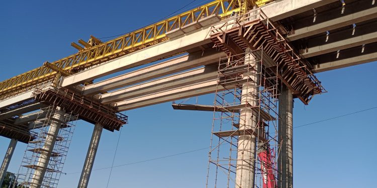 EGR finaliza o lançamento de vigas sobre estrutura da ponte da ERS-130