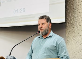 Vereador Romildo alerta sobre riscos sanitários e solicita desinsetização no bairro Cotrel