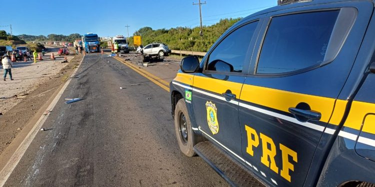 Colisão envolvendo carro e caminhão deixa quatro mortos em Soledade