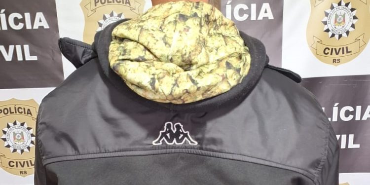 Efetiva ação policial prende homem que disparou arma em escola de Erechim