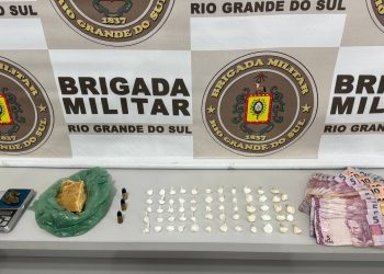 Força Tática do 13º BPM apreende drogas, munições e dinheiro em ação contra o Tráfico em Erechim