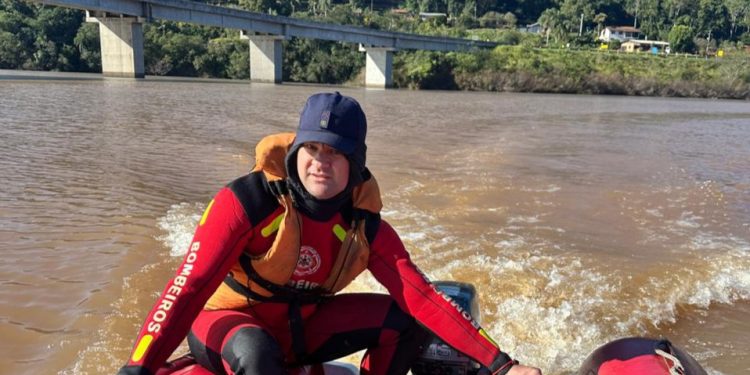 Bombeiros de Erechim e Concórdia realizam buscas aéreas, aquáticas e terrestres por jovem desaparecido