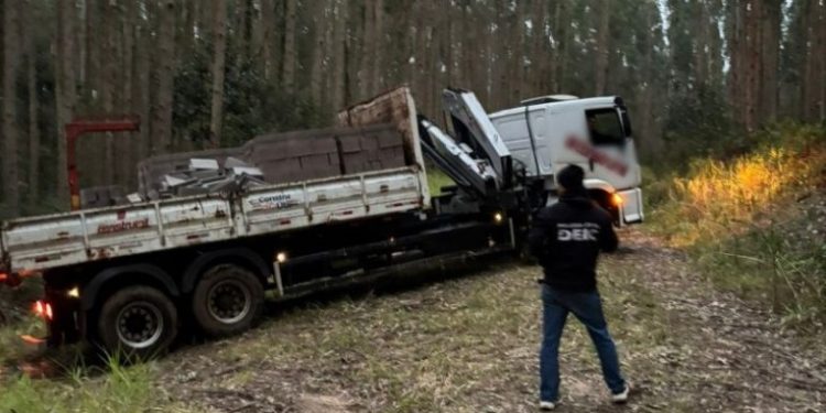 Operação Braço de Ferro recupera caminhão que havia sido furtado de empresa de Getúlio Vargas