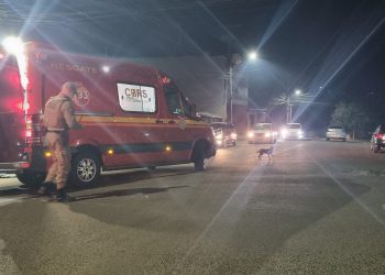 Colisão entre motos deixa mulher ferida próximo ao Colégio Dom Pedro em Erechim