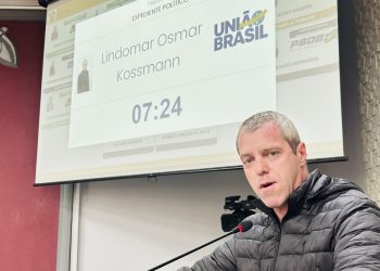 Lindomar Kossmann solicita melhorias asfálticas em ruas dos bairros Frinape e Bela Vista