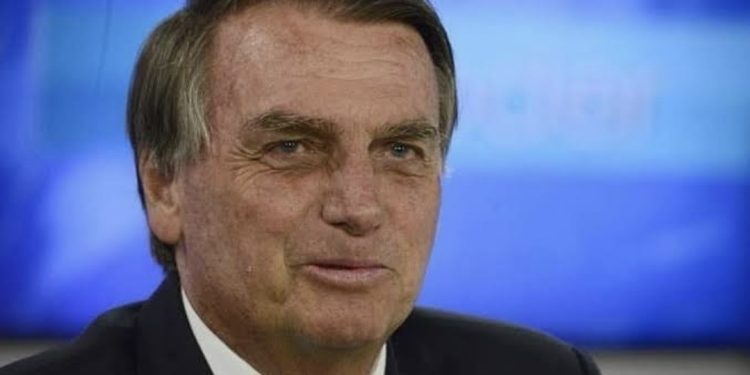 Urgente: Moraes decreta prisão domiciliar de Jair Bolsonaro; PF faz buscas na casa do ex-presidente