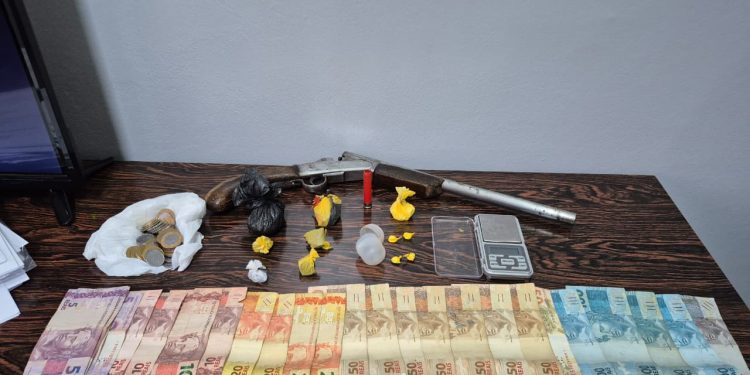 BPChoque prende homem por tráfico e porte ilegal de arma em Faxinalzinho