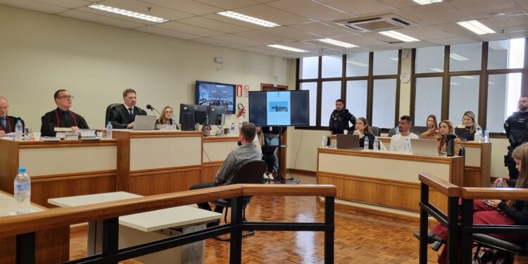 Julgamento do caso Gabriel Basso de Moura tem início no Fórum de Erechim e mobiliza a comunidade