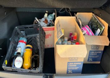 Criminosos usavam garrafas retiradas do lixo e bebidas baratas para falsificar destilados em Passo Fundo