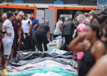 Governador do Rio afirma ter imagens de pessoas mudando corpos de traficantes de lugar e retirando coletes e armamento