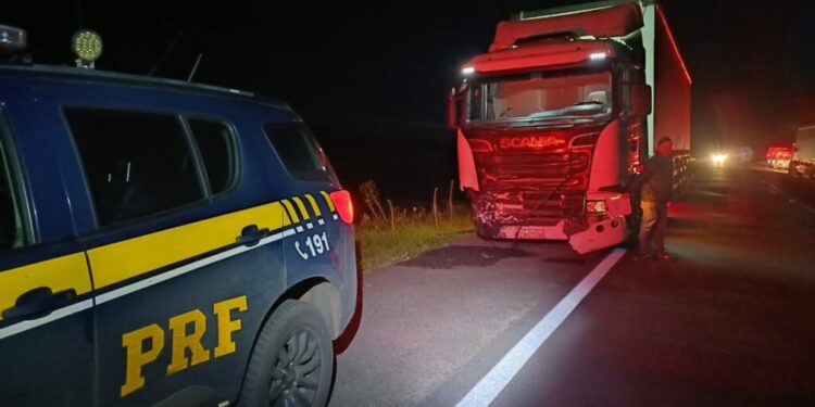 Motorista natural de Erechim se envolve em acidente com morte na BR-285, em São Luiz Gonzaga